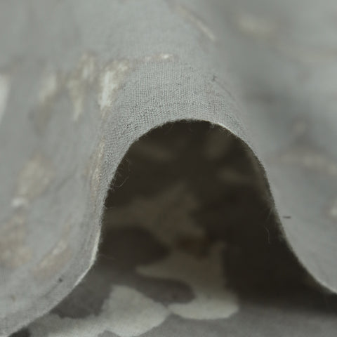 Tissu en coton fait main résistant à la boue grise à imprimé croisé